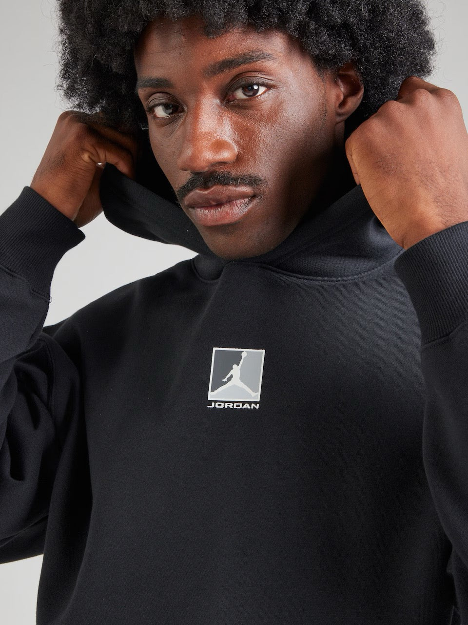 Jordan Суичър в Черно